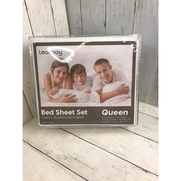 Queen bed sheet set - Picture 1 of 3